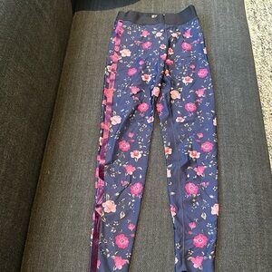ULTRACOR navy floral work out leggings / size S